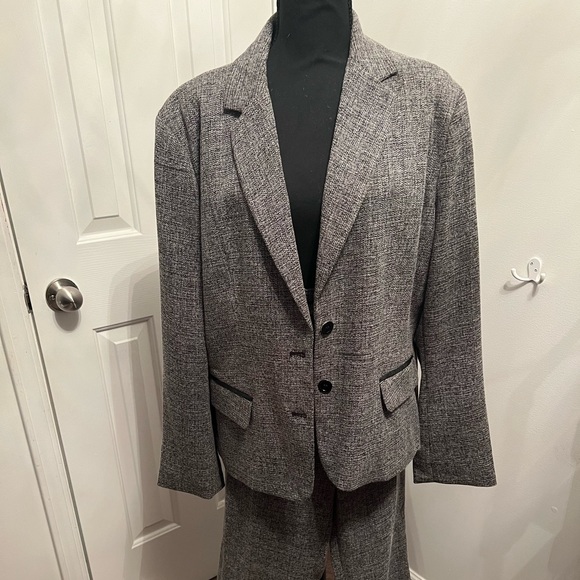 Jackets & Blazers - Great work suit!